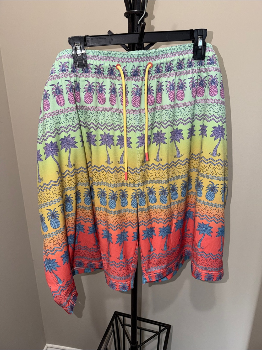 Tropical Pineapple & Palm Print Drawstring Shorts - Multicolor